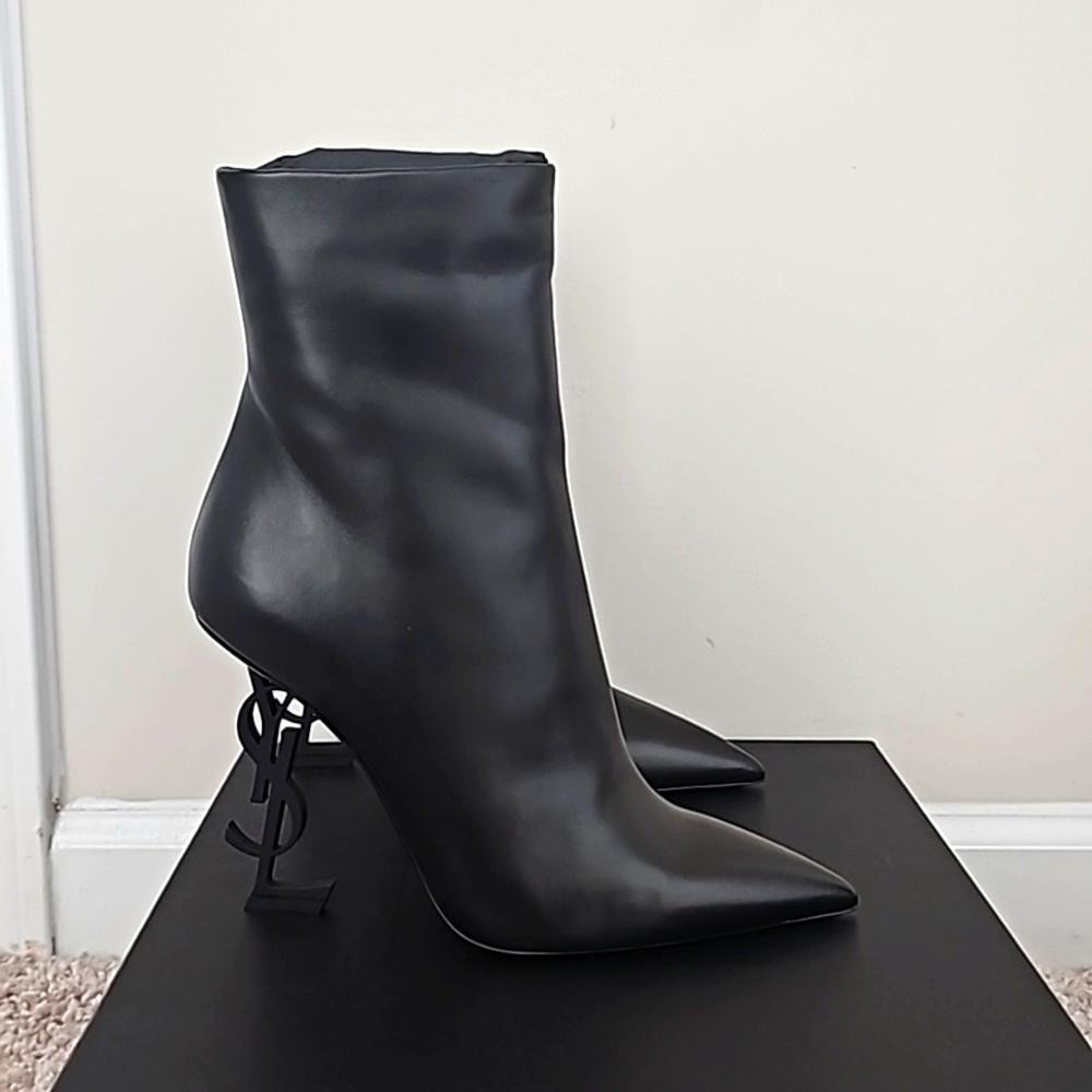 Saint Laurent Opyum 100 Leather Bootie
